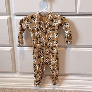 SpearmintLOVE ruffle butt footie